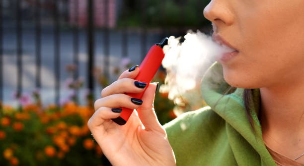 Navigating Canadian Vaping Regulations: A Guide for Consumers